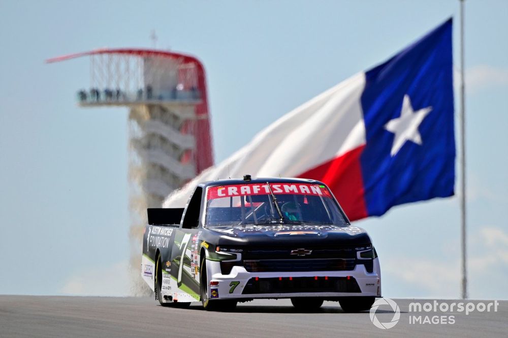 Connor Zilisch, Spire Motorsports, Austin Hatcher Foundation Chevrolet Silverado